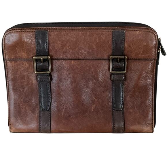 Fossil Brown Leather Messenger Bag with Vintage Aesthetic - Picture 4 of 15